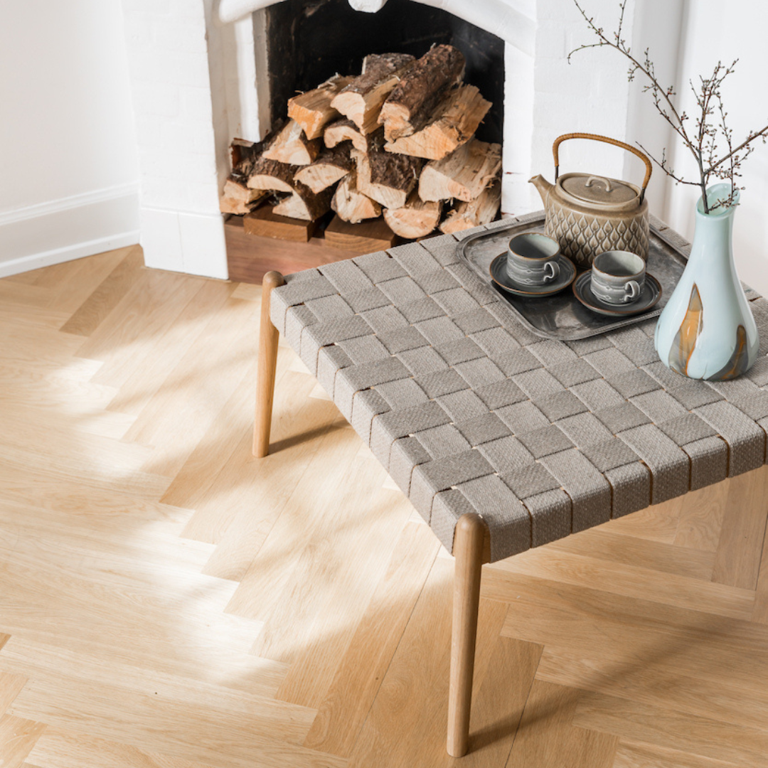 UMI - Eichenholz Couchtisch