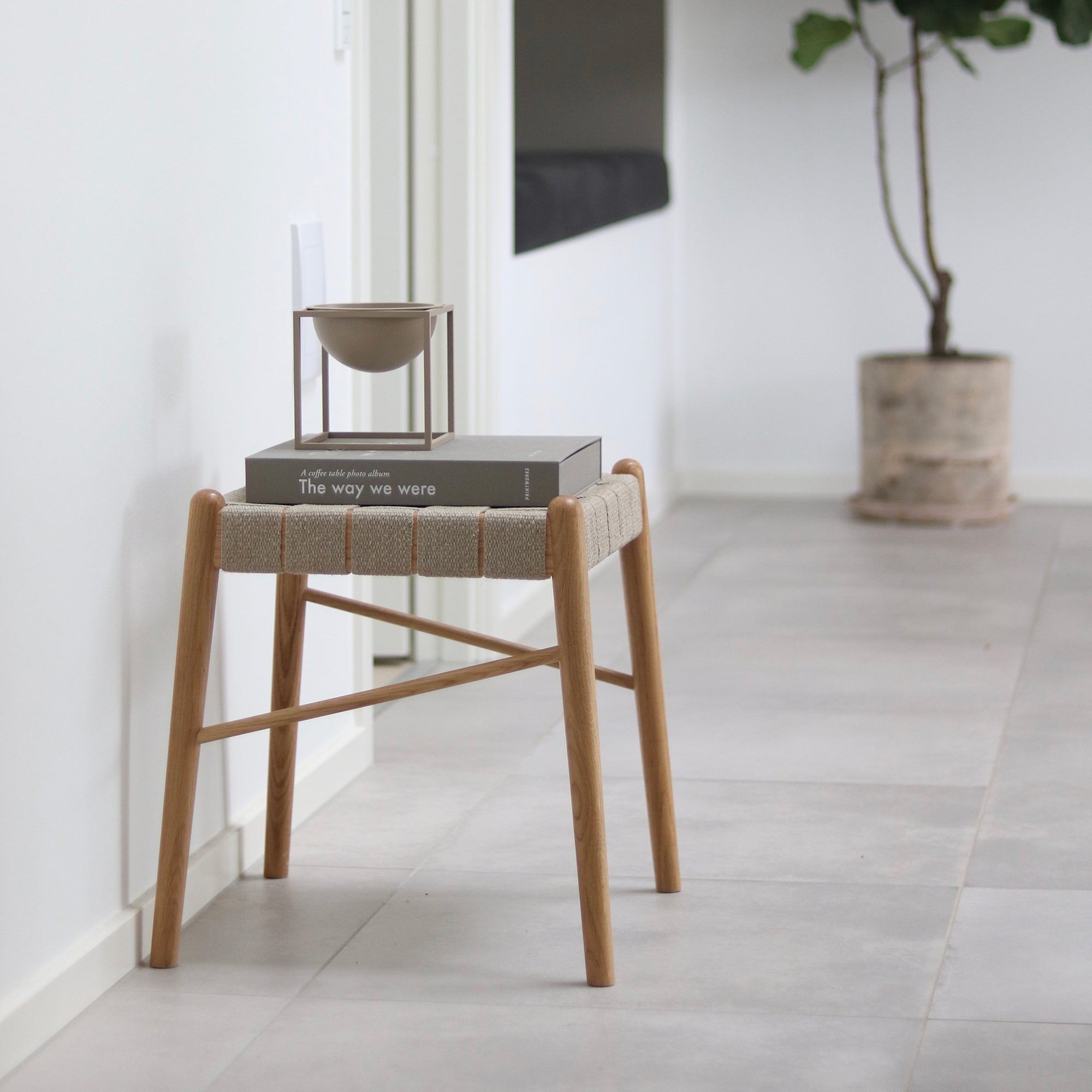 Design bench with strap, oak