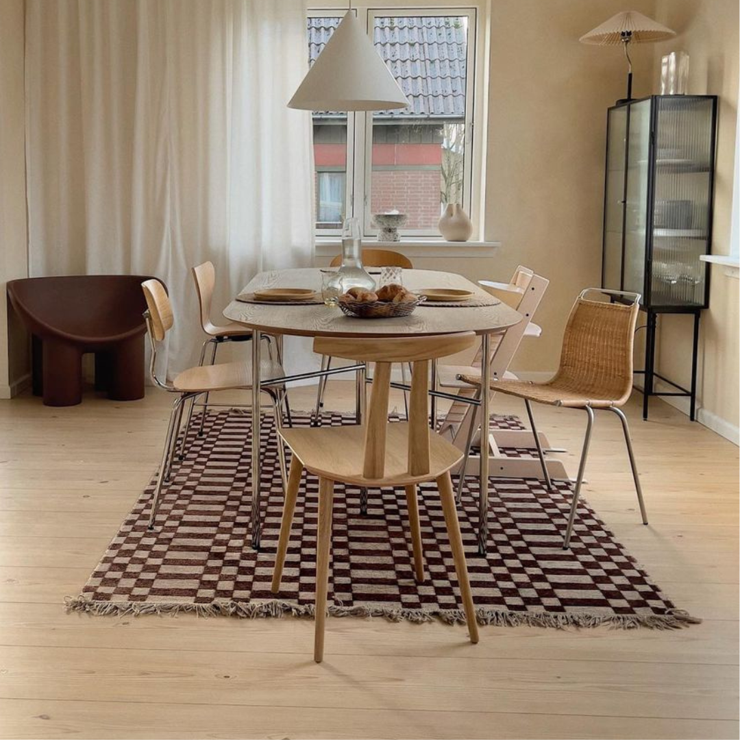 J111 - Esszimmerstuhl