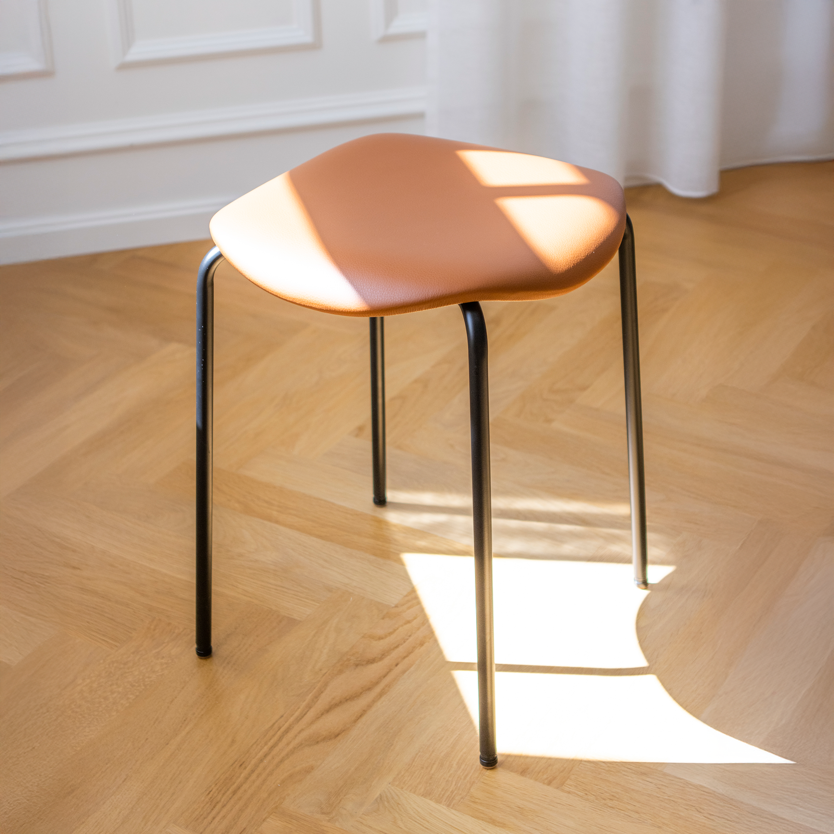 UGO - Hocker